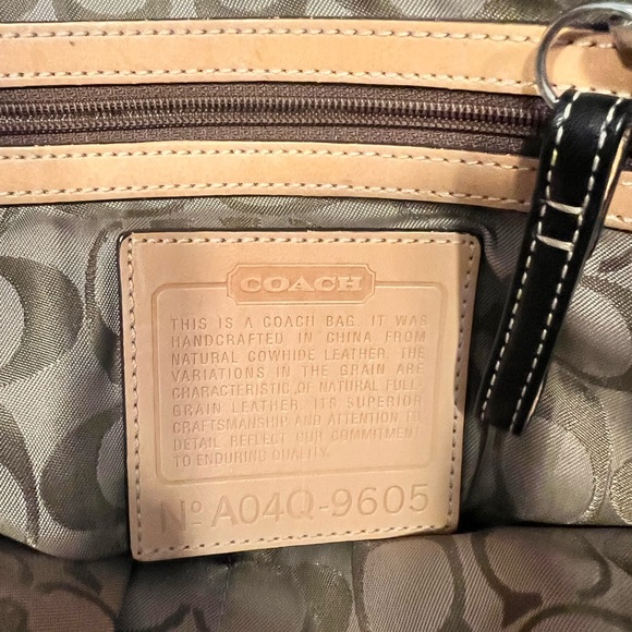 Coach Leather Hamptons 9605 Bag - Picture 3 of 8
